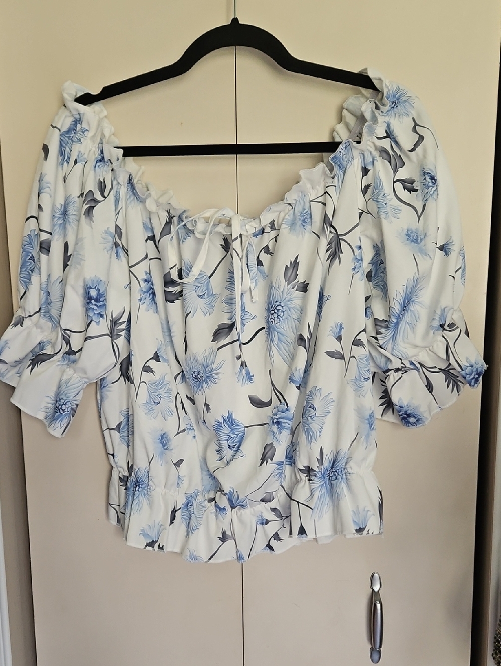 Off-Shoulder White Blouse with Blue Floral Print Sz XL